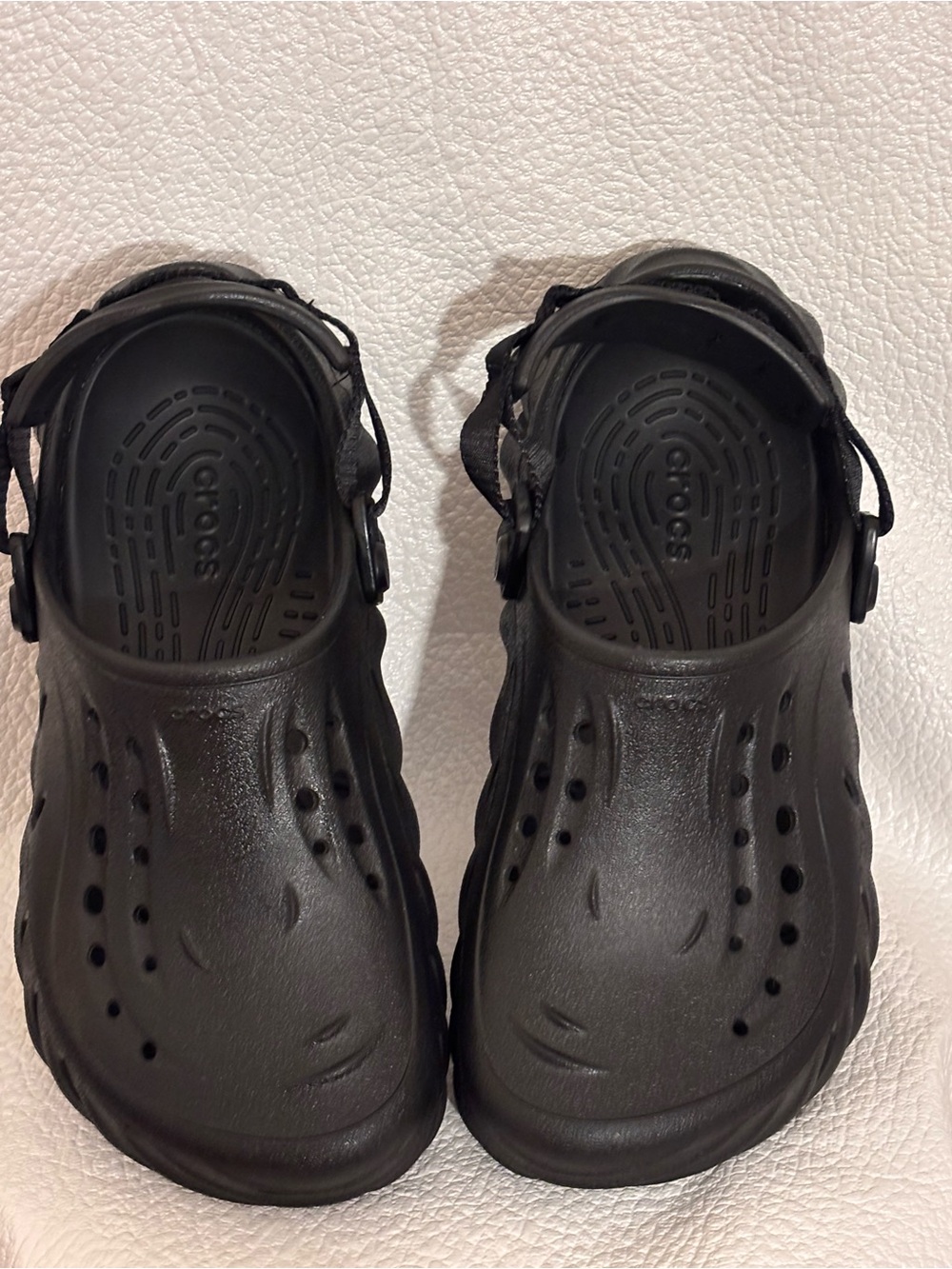 Women’s ECHO CLOG CROCS Women Size 8 Men Size 6 Color: Black/Storm